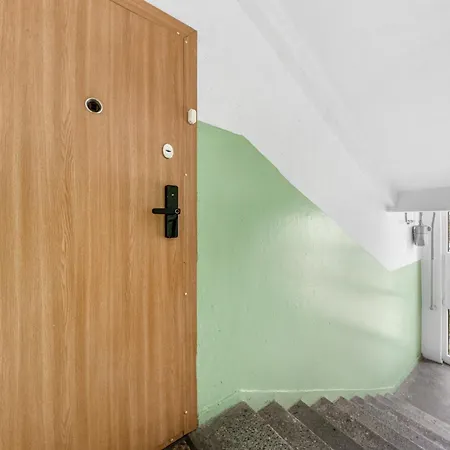 Bright, Cozy 5 Min Walk To Old Town Апартаменты