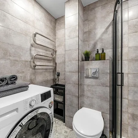 Bright, Cozy 5 Min Walk To Old Town Апартаменты *