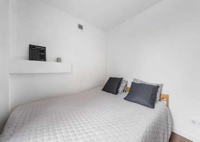 Bright, Cozy 5 Min Walk To Old Town *