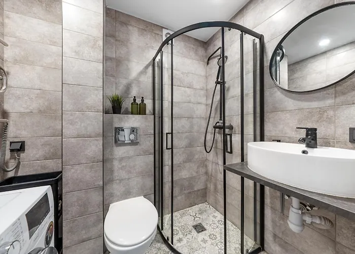 Apartment Bright, Cozy 5 Min Walk To Old Town Wilna