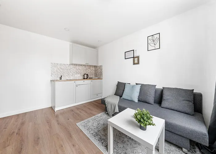 Apartment Bright, Cozy 5 Min Walk To Old Town