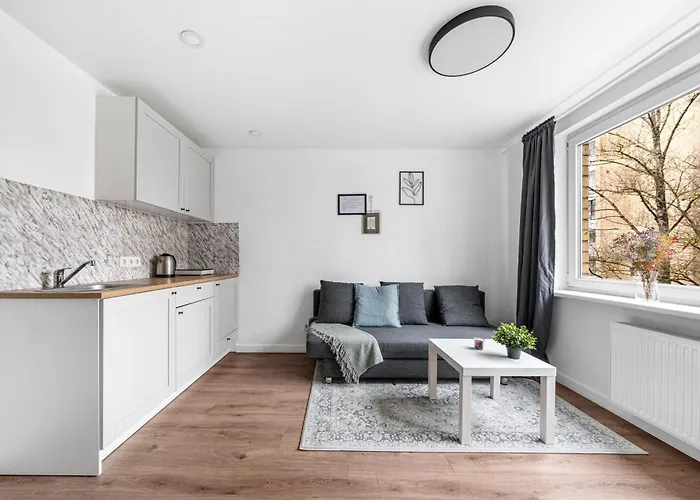 Bright, Cozy 5 Min Walk To Old Town