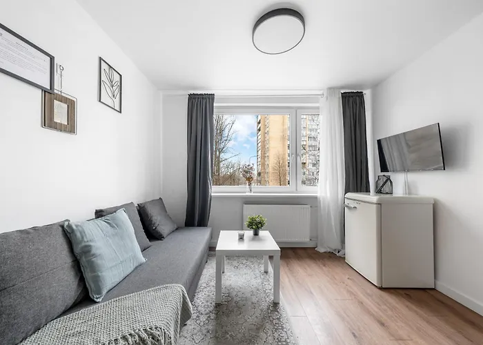 Daire Bright, Cozy 5 Min Walk To Old Town *